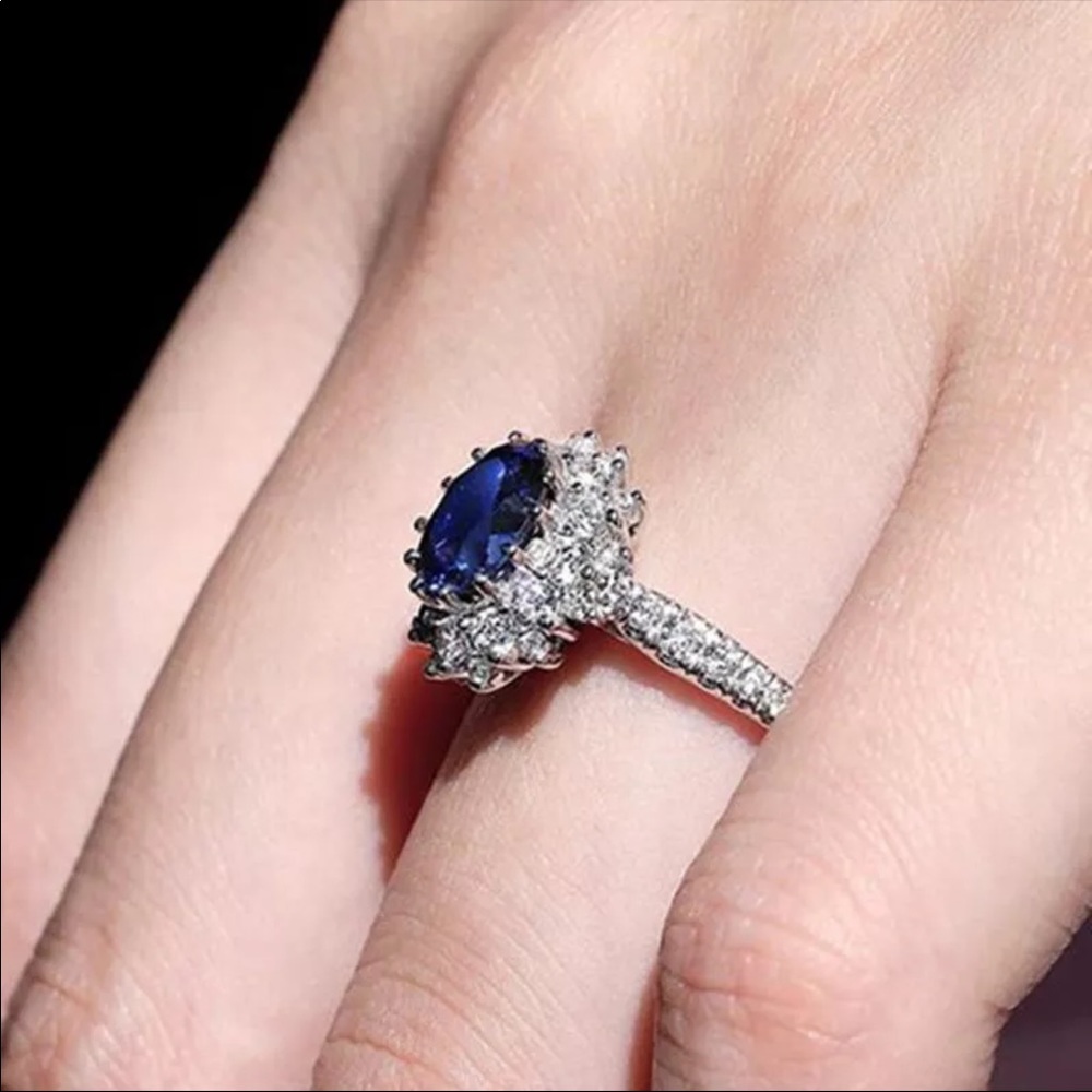 New Women’s 925 Silver Sparkling Sapphire Ring - Picture 3 of 5